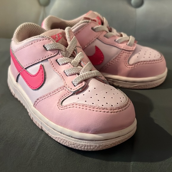 Nike Dunks - Triple Pink. - Picture 7 of 8